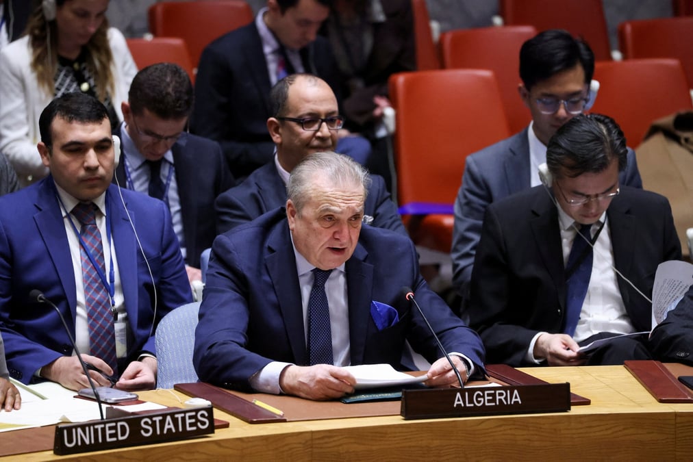 Les membres du conseil de securite des nations unies votent une resolution sur gaza qui exige un cessez-le-feu immediat, a new york