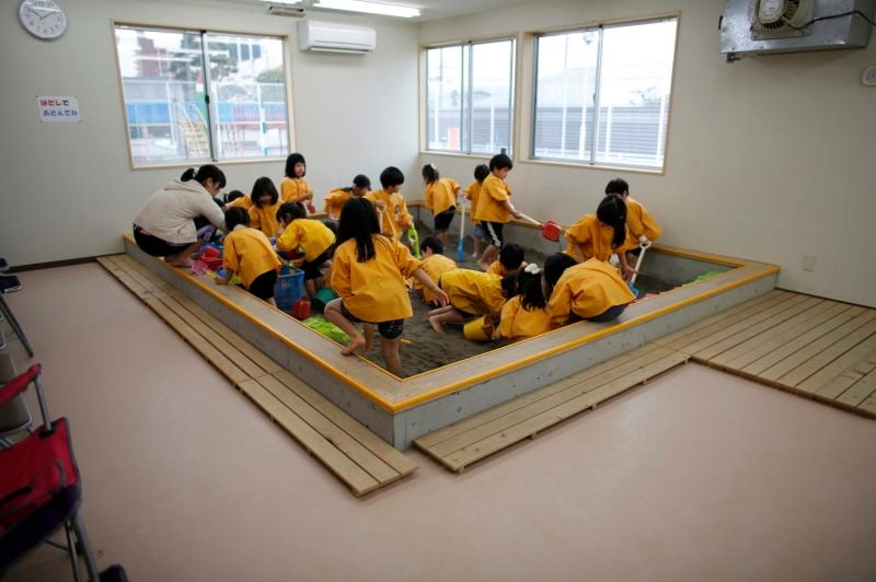 Les enfants de Fukushima consignés face à un ennemi invisible