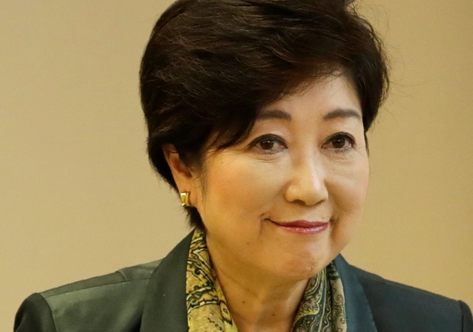 La gouverneure de tokyo lance un parti pour defier shinzo abe