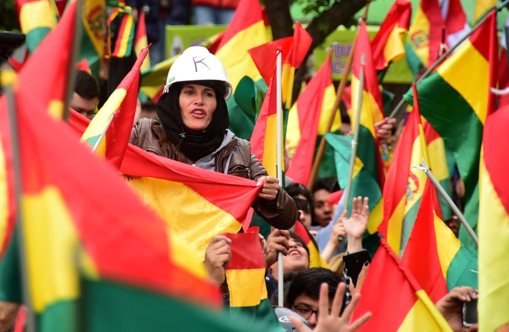 Bolivie: morales quitte la presidence, denonce un "coup d'etat"