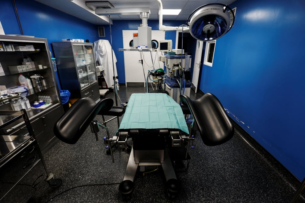 Une salle d'operation dans la clinique privee dator, qui pratique des avortements, a madrid
