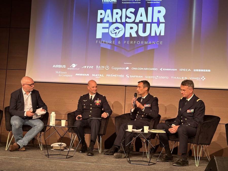 « Ce qui nous préoccupe beaucoup, c'est la surprise qui pourrait arriver par l'espace de quelque chose qui est déjà pré-positionné et qui subitement ferait quelque chose de complètement différent de ce qu'il a fait jusque-là » (Général Philippe Adam, commandant de l'espace)
