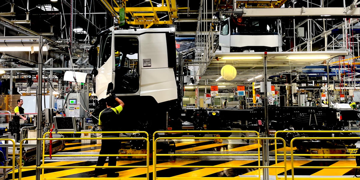 A Bourg-en-Bresse, Renault Trucks assemble 132 camions par jour.