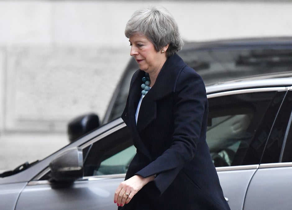 Brexit: may informe ses ministres de discussions avec des responsables de l'ue