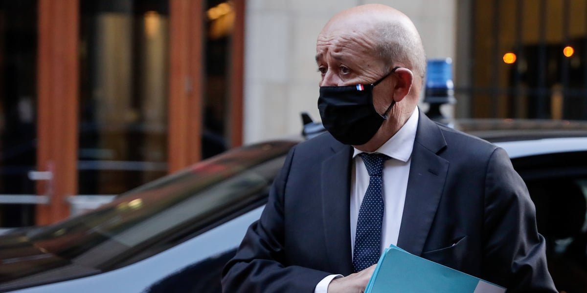 Discussions jeudi pour favoriser des negociations sur le haut-karabakh, dit le drian