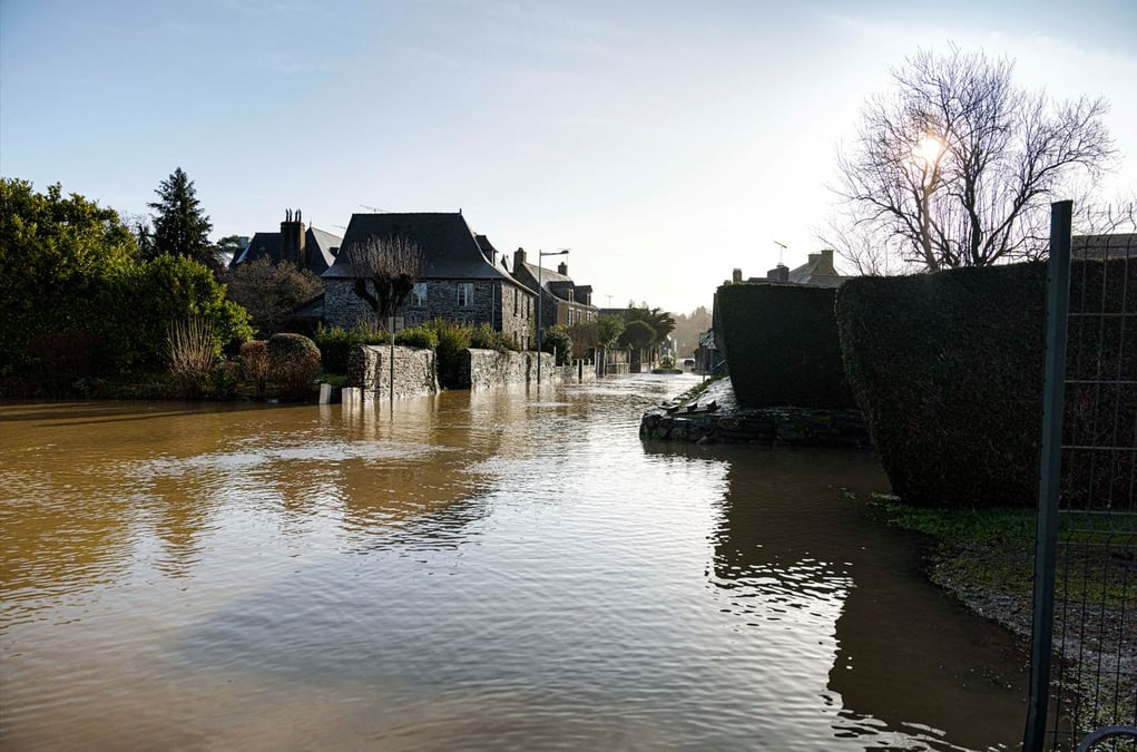 L'année 2024 s'est distinguée, en France, par des précipitations nettement plus élevées que celles des années précédentes, notamment 2023 et 2022, générant des inondations dont certaines ont longuement persisté.