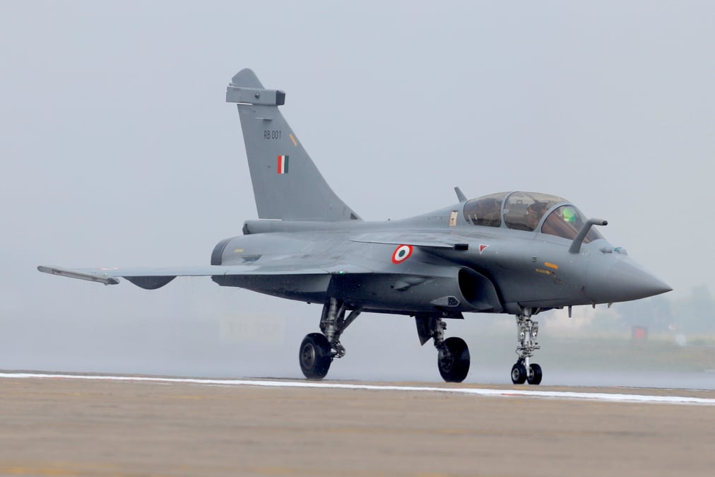 Forte detonation en ile-de-france apres le passage d'un avion de chasse