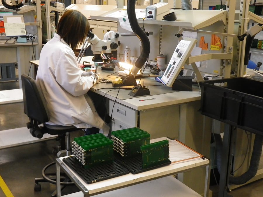 Becker Electronique est spécialisé dans la réalisation de cartes, de produits ou de systèmes électroniques