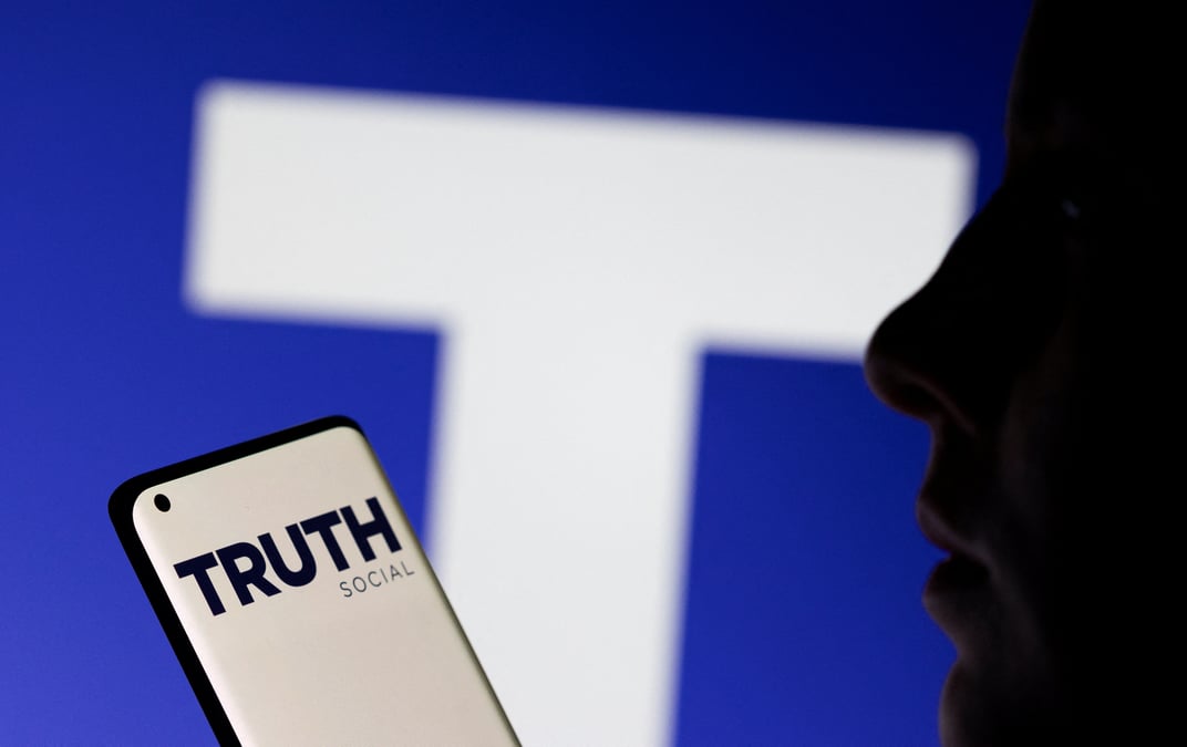 Le reseau social de trump en tete des telechargements sur l'apple store
