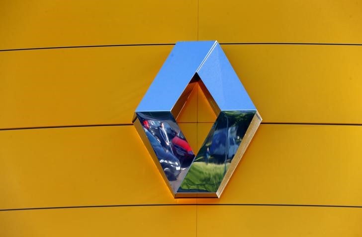 Renault inaugure a dieppe la chaine de production de la nouvelle alpine
