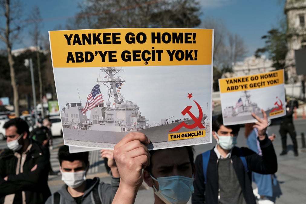 Pas de batiments de guerre us deployes en mer noire, selon des sources a ankara