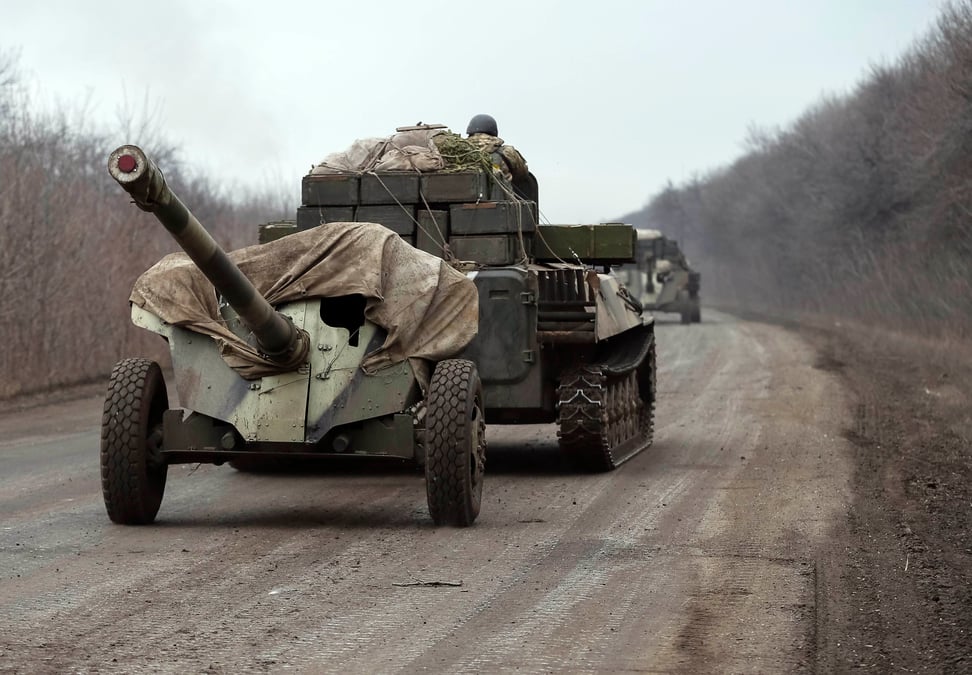 L'armee ukrainienne entame le retrait de ses armes lourdes