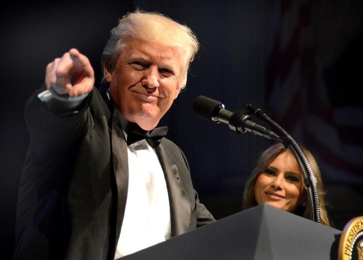 Trump entretient la polemique avec le maire de londres
