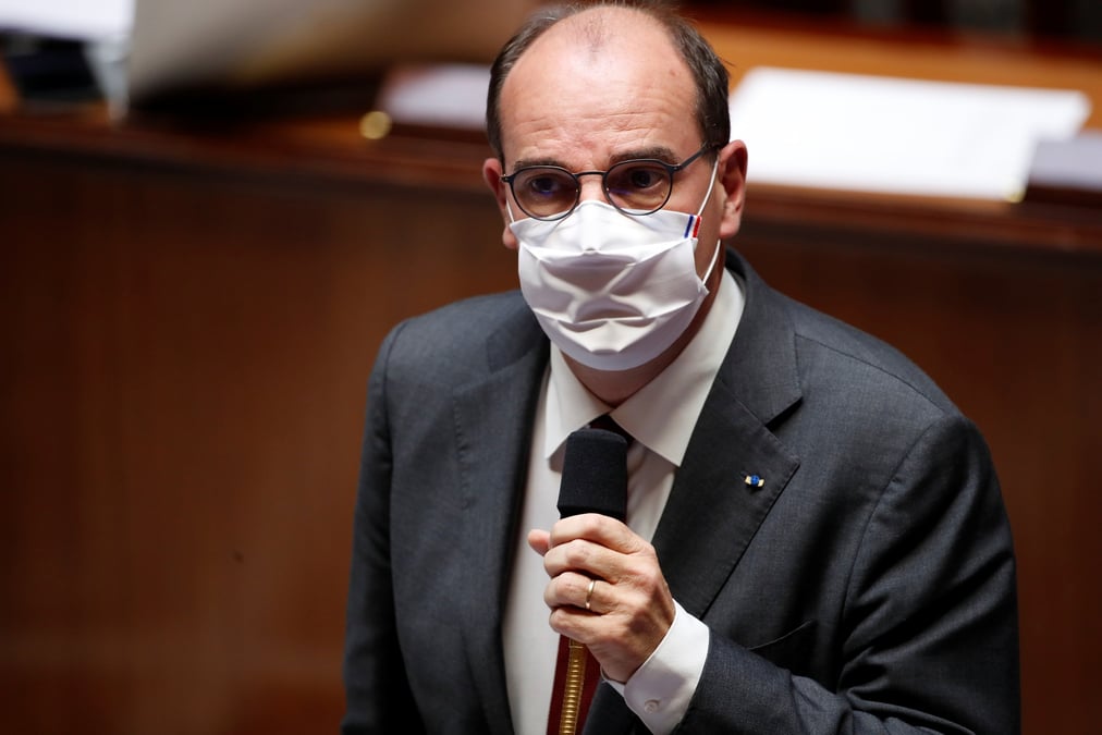 France: protocole sanitaire renforce dans les etablissements scolaires
