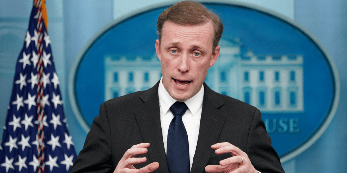 Photo d'archives de jake sullivan prenant la parole lors d'un point de presse a la maison blanche a washington