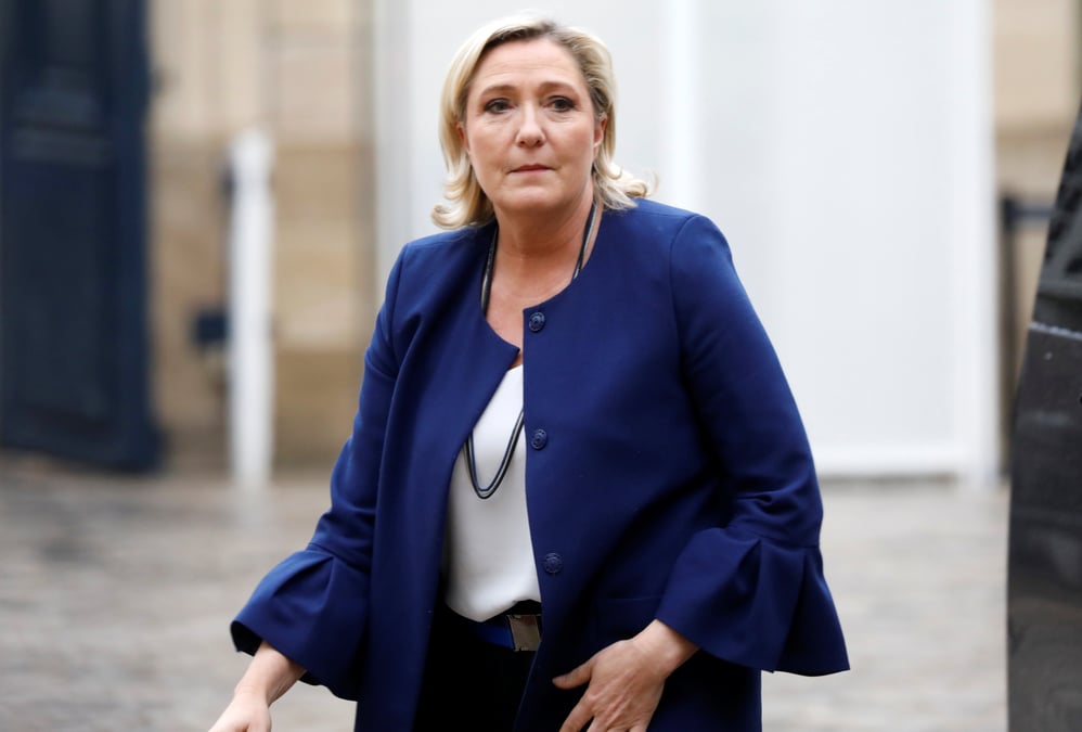 Marine le pen voit des "convergences" avec melenchon