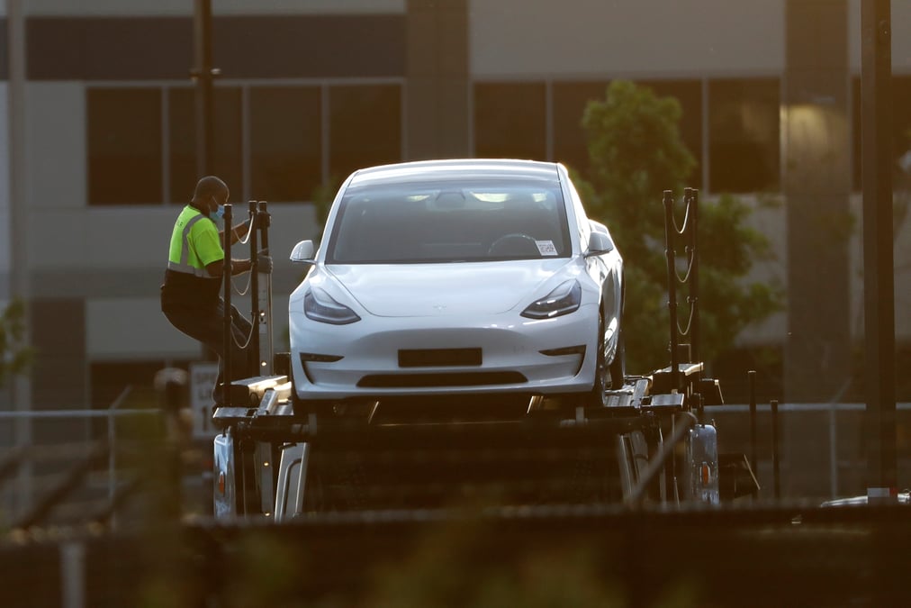 Usa: chute historique de la production industrielle en avril