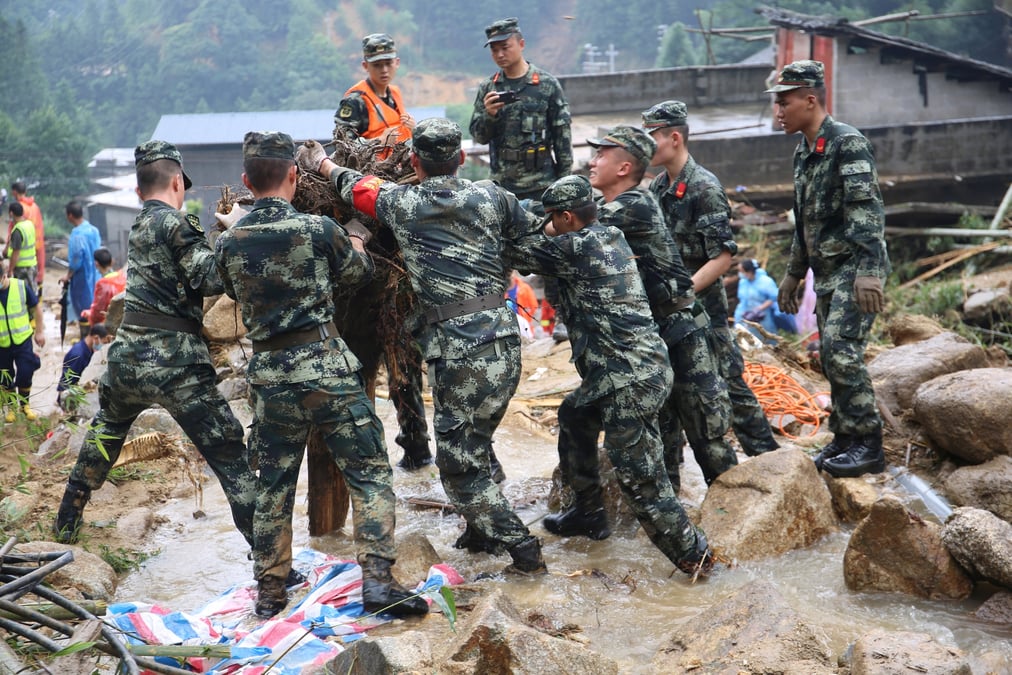 Le sud de la chine frappe par de violents orages