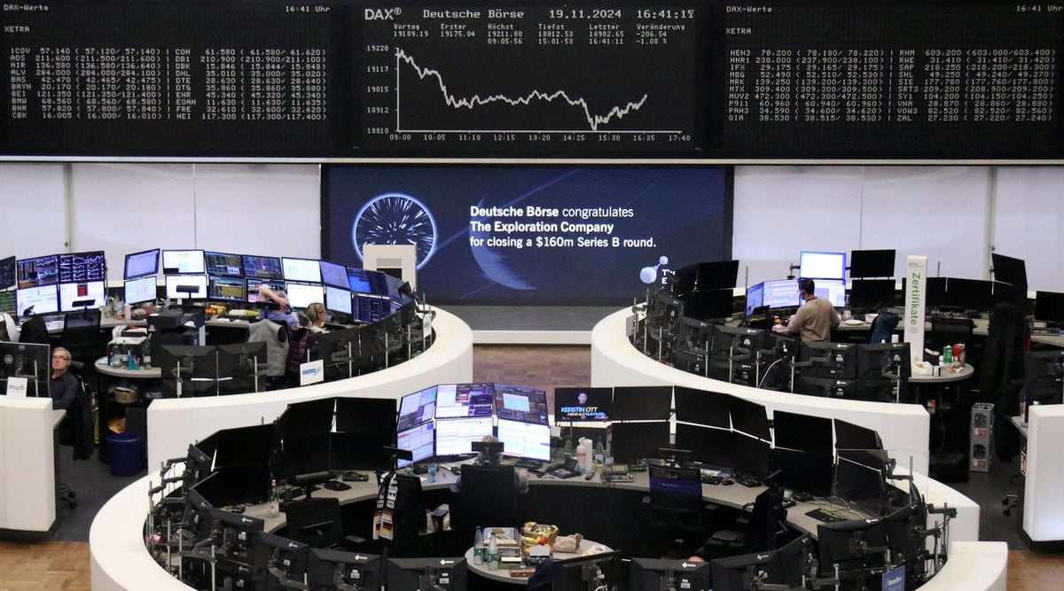 Le graphique de l'indice allemand des prix des actions dax est photographie a la bourse de francfort