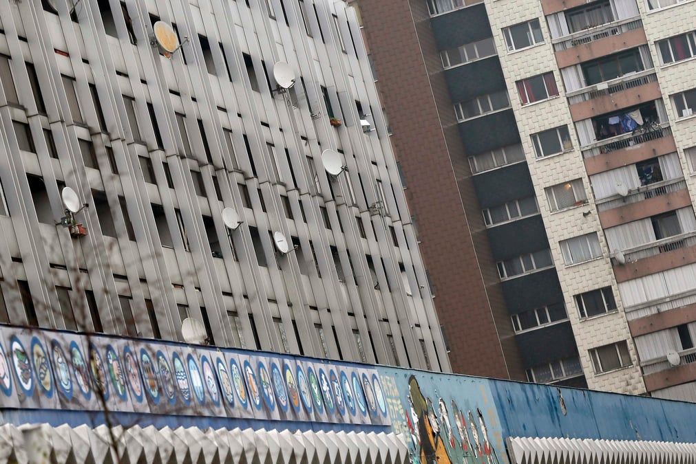 Deux ministères (Ville et Commerce) lancent une mission interministérielle pour définir les pistes qui permettront de lever les obstacles au maintien et au développement du commerce dans les quartiers prioritaires.
