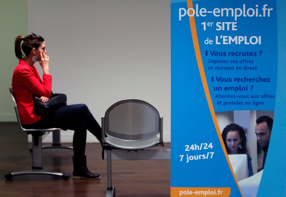 Un demandeur d'emploi attend a l'interieur d'une agence nationale pour l'emploi (pole emploi) a marseille