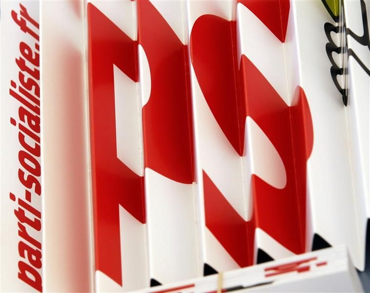 Quatre députés demandent un congrès anticipé du PS