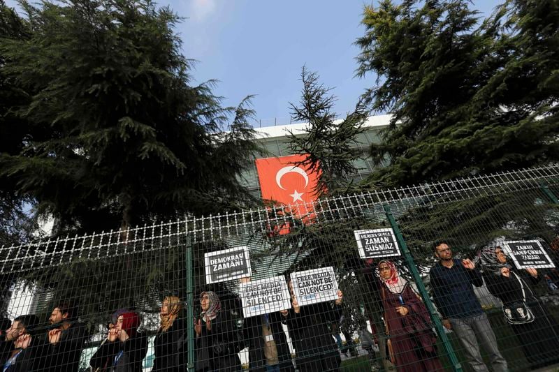 Les perquisitions en Turquie répondent à de "basses manoeuvres"