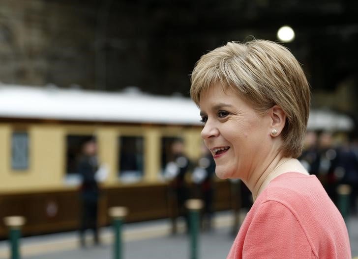 Les nationalistes ecossais vont proposer un second referendum sur l'independance