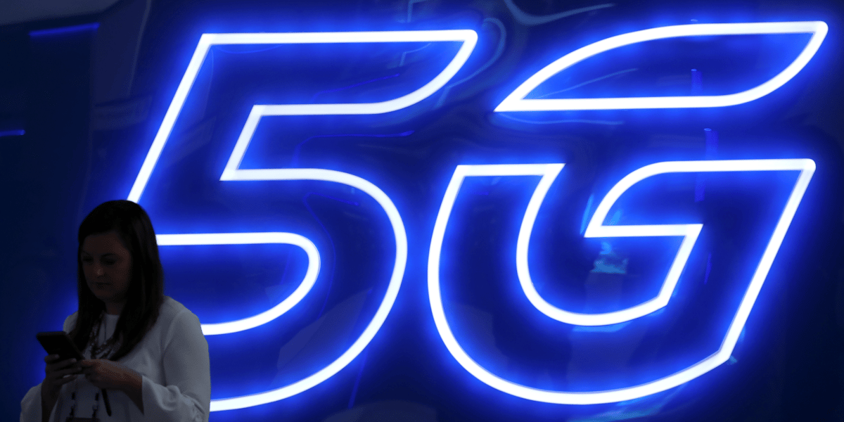 L’attribution va concerner la bande de fréquences 3,4 à 3,6 GHz. L’Arcep l’appelle la bande « cœur » de la 5G, car elle permet d’offrir à la fois un bon débit et une bonne portée.