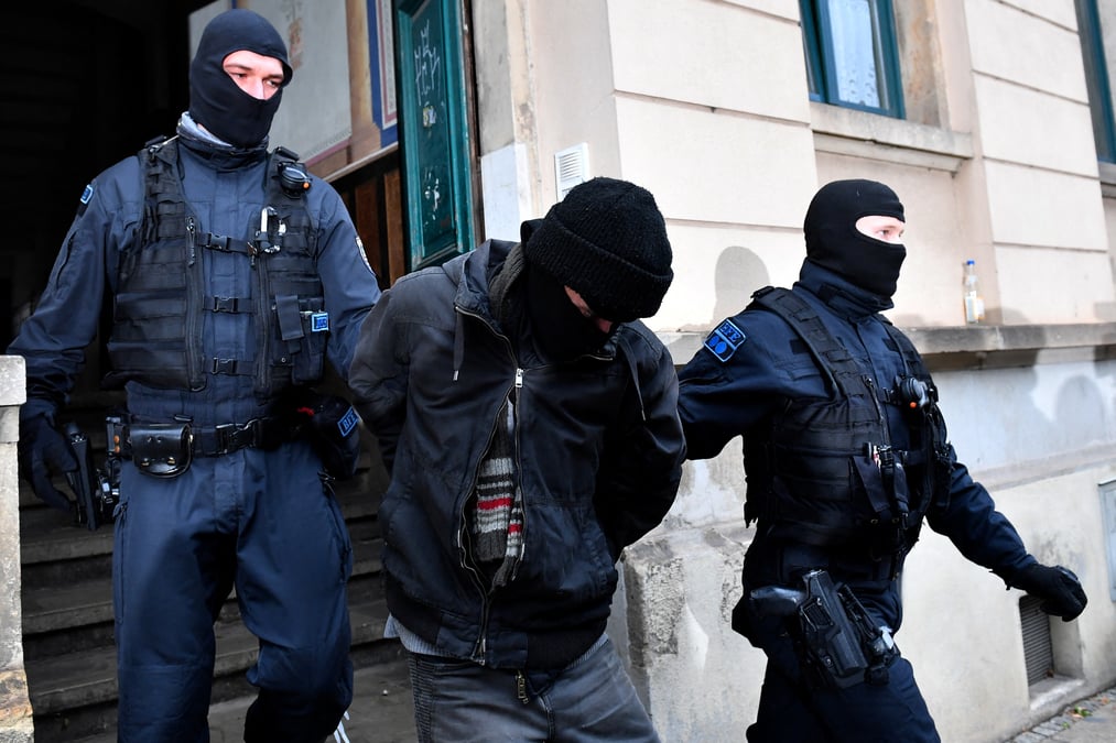 La police allemande dejoue un complot "anti-vax" visant le dirigeant de saxe