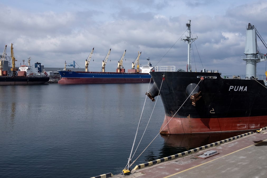 Un terminal cerealier au port d'odessa, en ukraine