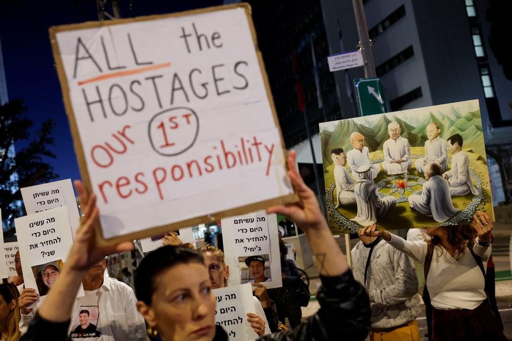 Des manifestants a tel aviv demandent la liberation des otages detenus a gaza
