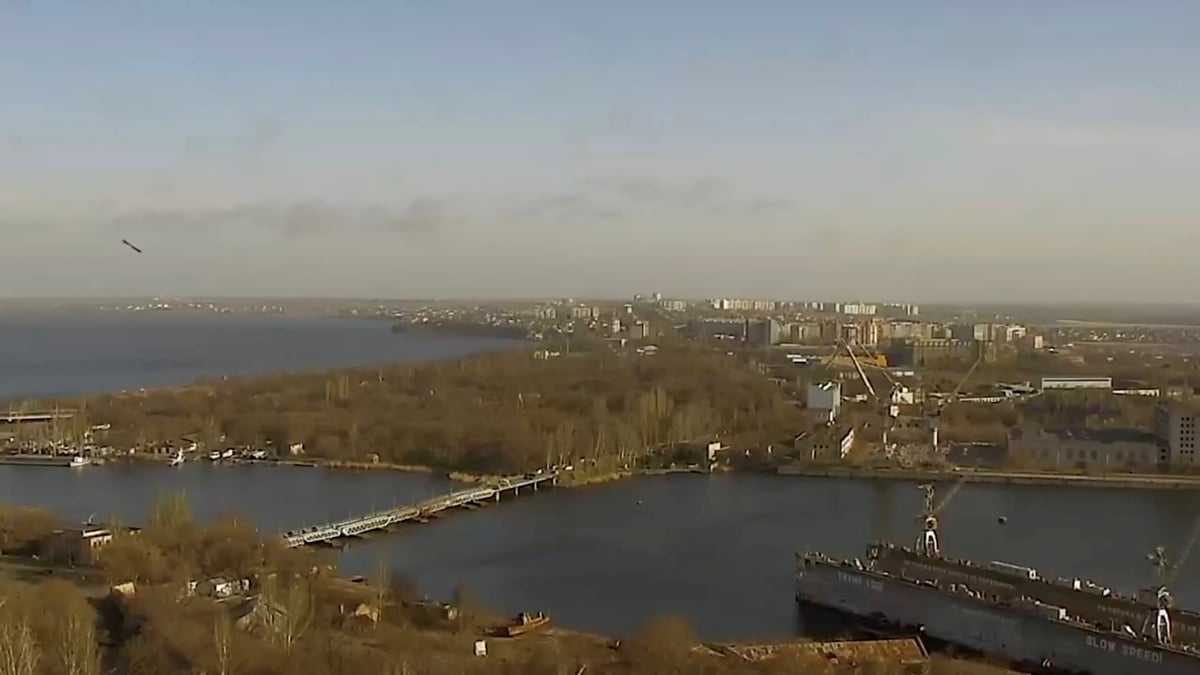 Ukraine: bombardement russe sur une infrastructure portuaire a mykolaiv, selon le maire