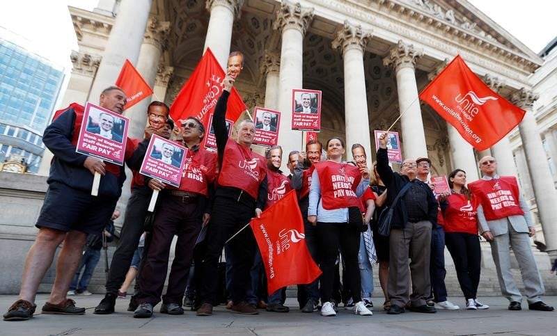 Des employes de la boe en greve, une premiere en plus de 50 ans