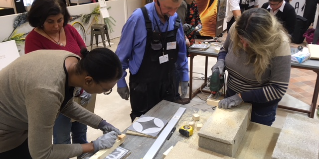 Sélectionnée par Startup Garage, Mon Coach Brico est une plate-forme de bricolage à domicile avec un professionnel