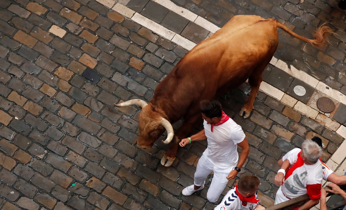 Espagne: un homme encorne au premier jour de la san fermin a pampelune