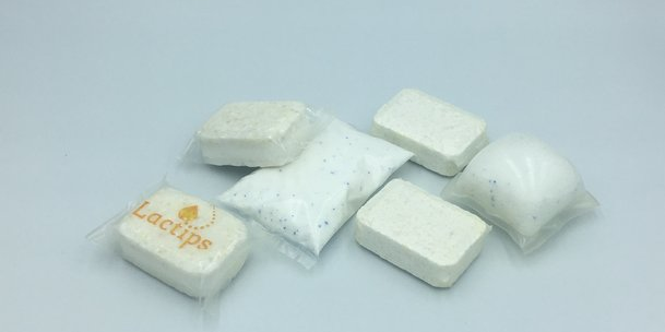 Le plastique biodégradable de Lactips emballe notamment des pastilles de lessive ou de lave-vaisselle.