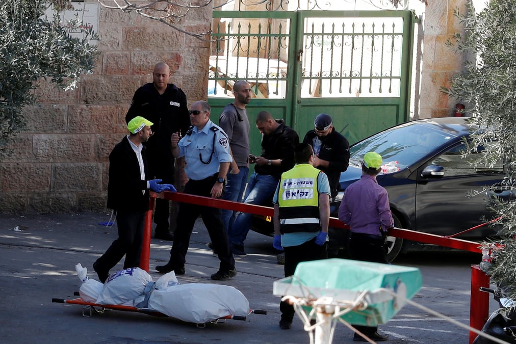 Deux palestiniens tues et 16 israeliens blesses en cisjordanie et a jerusalem