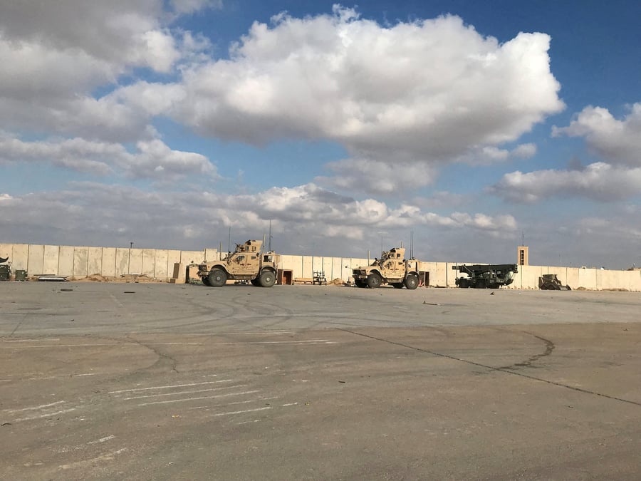 Des vehicules militaires americains vus a la base aerienne d'ain al-asad en irak