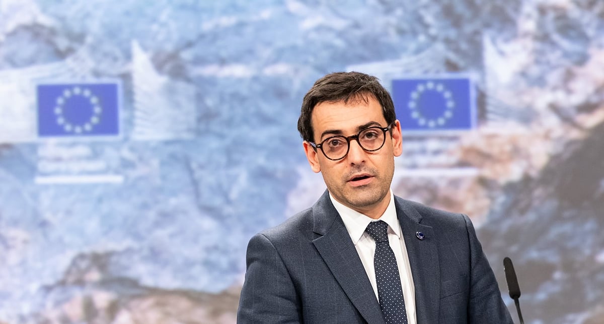 Stéphane Séjourné fixe l'objectif d'atteindre un seuil minimum de 10 % des besoins européens couverts par l’extraction minière en Europe d'ici cinq ans.