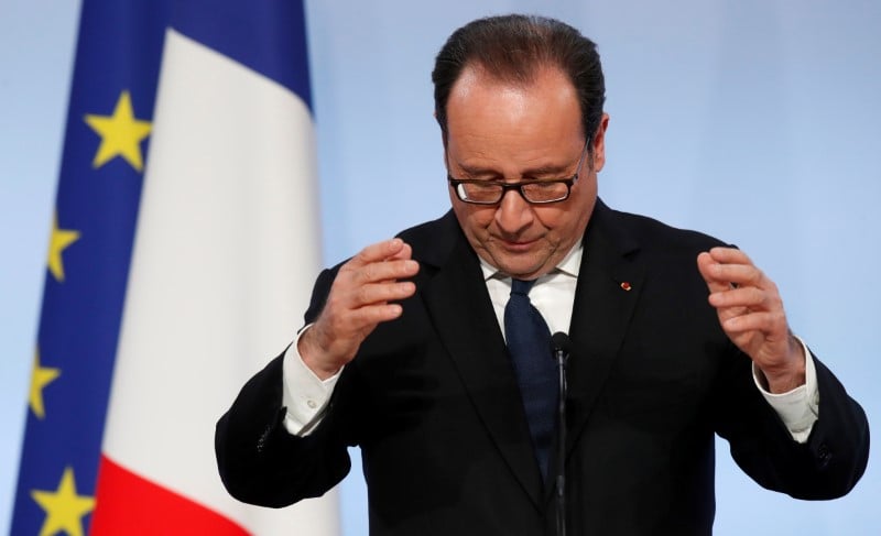 Hollande "condamne" les "allegations mensongeres" de fillon