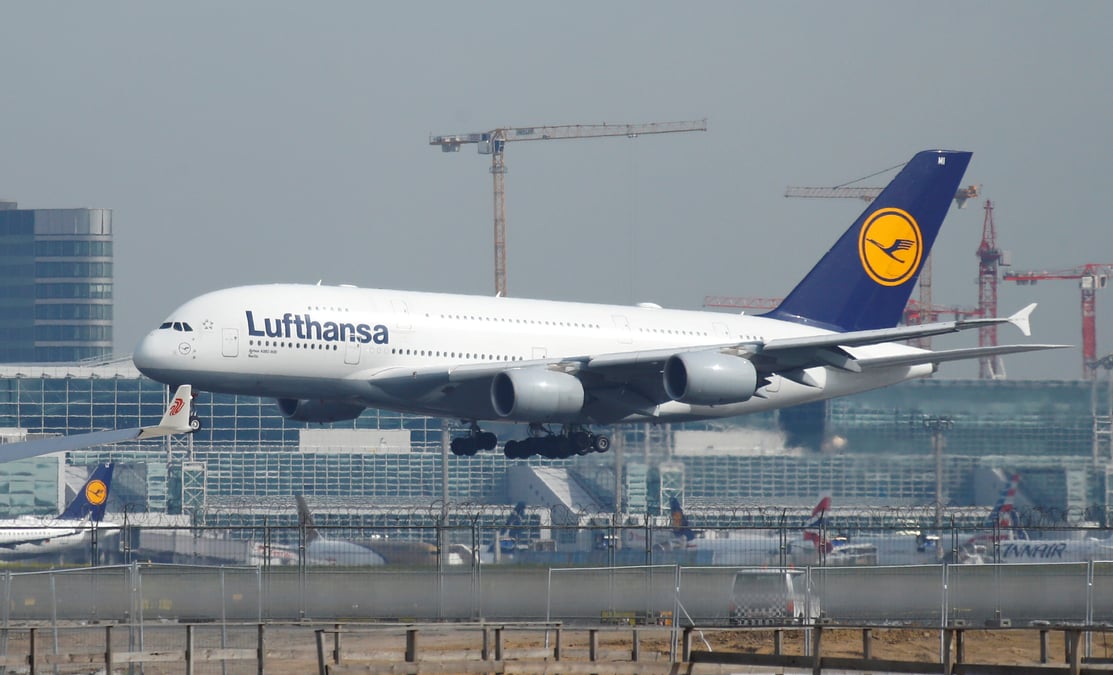 Tempete sabine: cent vols annules a l'aeroport de francfort