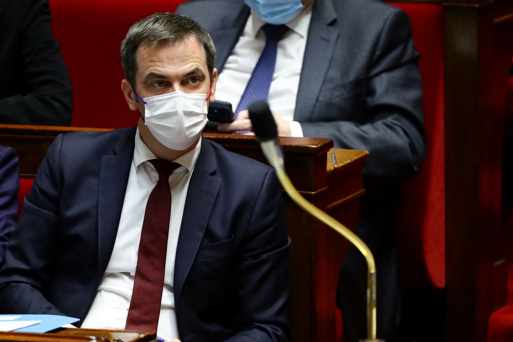 Coronavirus/france: le pass vaccinal pourrait etre supprime avant juillet, dit veran
