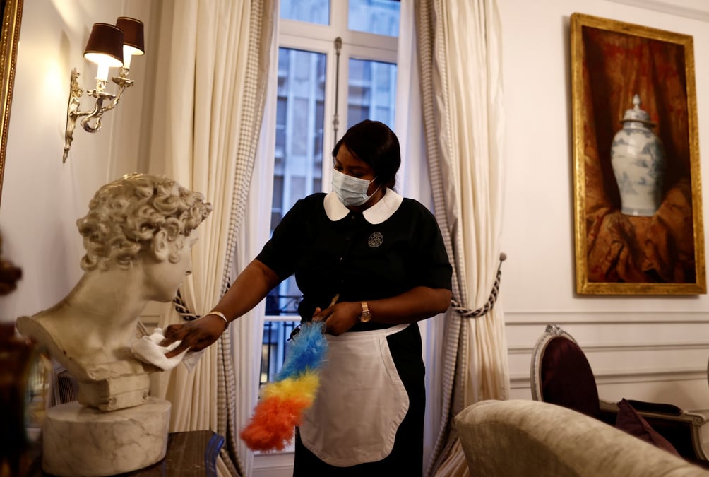 Les hotels francais font face a des mesures de restriction du covid-19 pour lutter contre la maladie du coronavirus