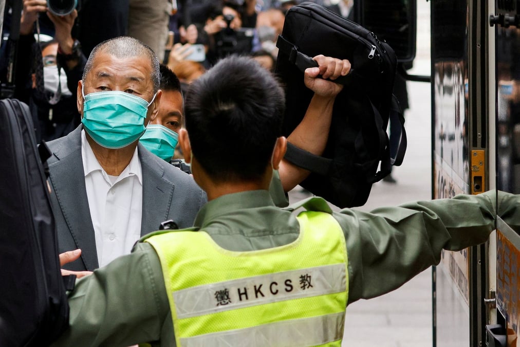 Hong kong : les banquiers de jimmy lai menaces de prison s'ils s'occupent de ses comptes
