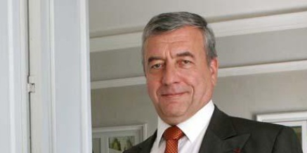André Yché