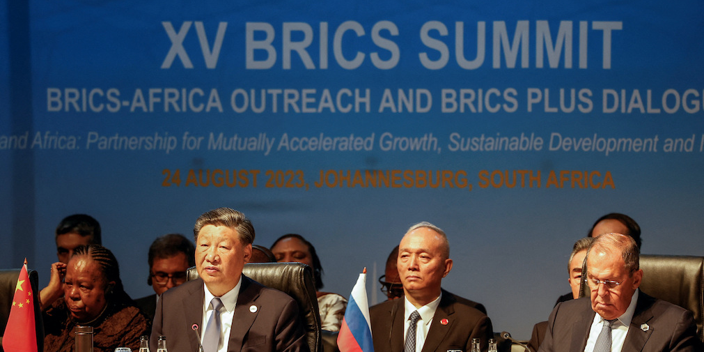 « Les pays des Brics doivent porter le véritable multilatéralisme, préserver le système international centré sur l'Onu, soutenir et renforcer le système commercial multilatéral centré sur l'OMC, et s'opposer à la création de « petits cercles » et de « blocs exclusifs » », a expliqué le président de la Chine, Xi Jinping, lors de son discours jeudi.