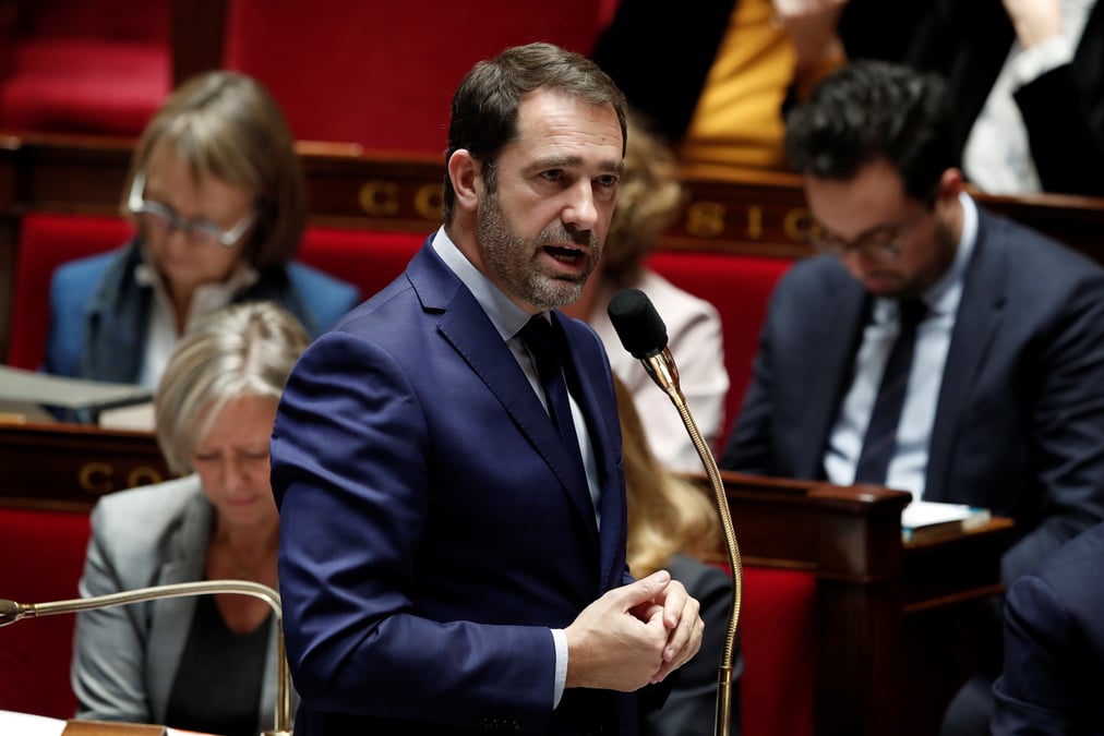 Pour castaner, macron tient ses promesses aux sans-abris