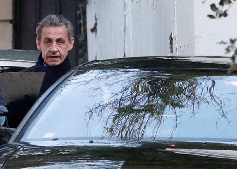 Fin de la garde a vue de sarkozy, l'ex-president devant les juges