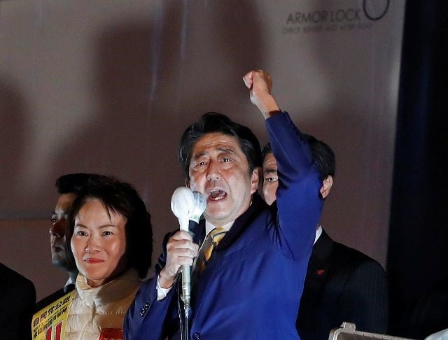 Japon: shinzo abe va connaitre le verdict de son pari electoral
